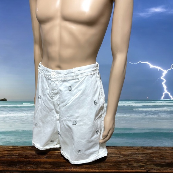 J. Crew “Broken In” Shorts White With Sailboats - Picture 10 of 16